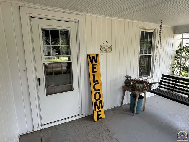 $89,000 | 522 5th Street, Strong City, KS 66869