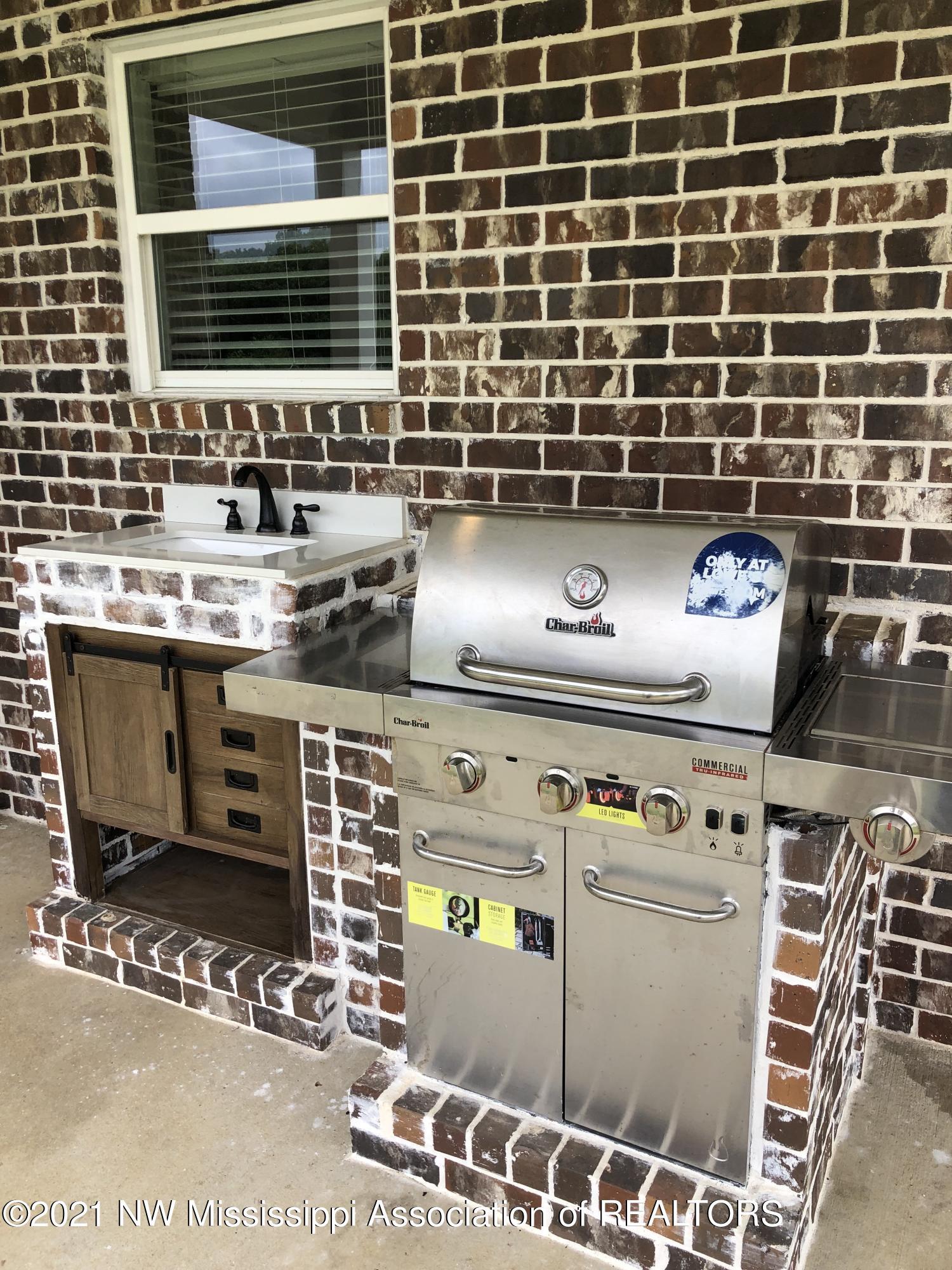 103 Ridgewood Cove Coldwater, MS 38618 - Photo 11 of 56 Gas grill