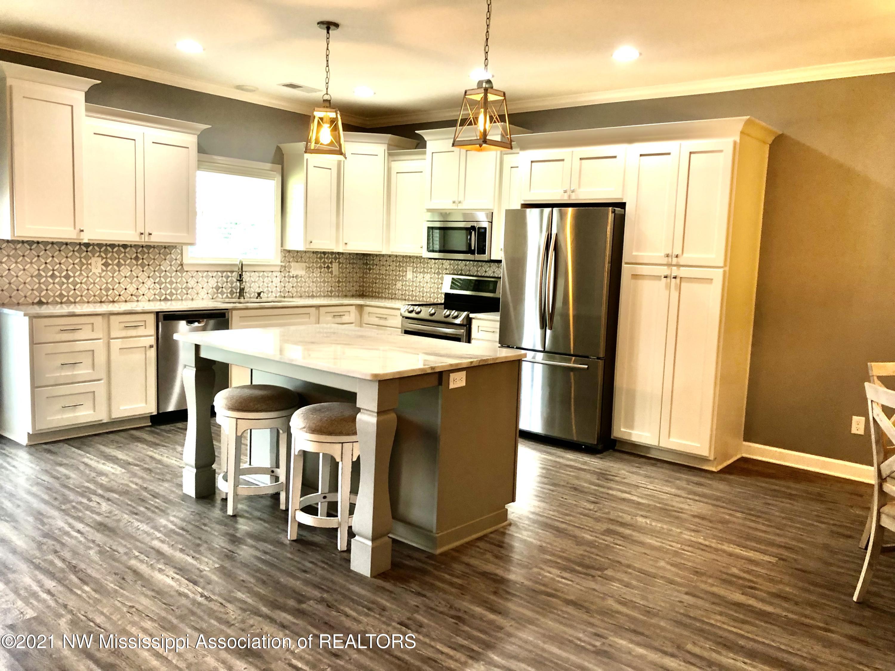 103 Ridgewood Cove Coldwater, MS 38618 - Photo 17 of 56 Full kitchen
