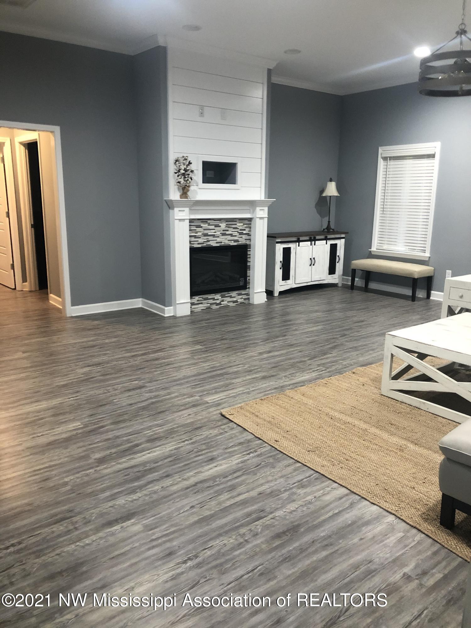 103 Ridgewood Cove Coldwater, MS 38618 - Photo 35 of 56 FAMILY ROOM VIEW