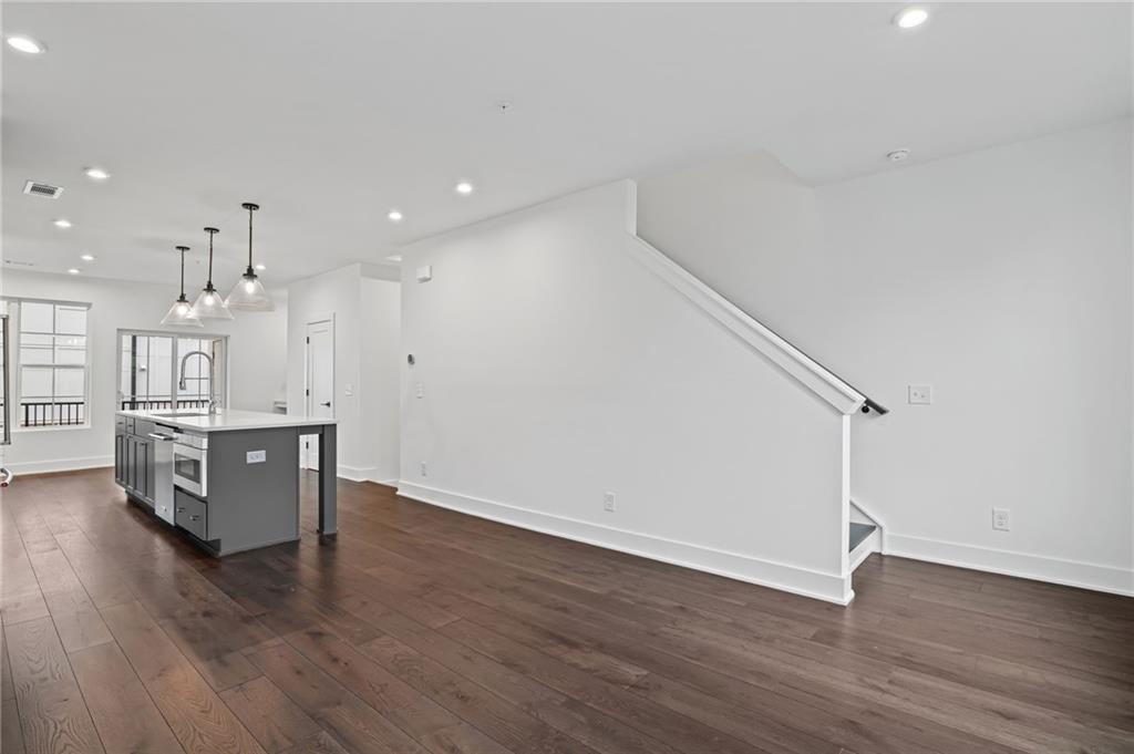 201 New Street, Unit 1302 Decatur, GA 30030 - Photo 8 of 35