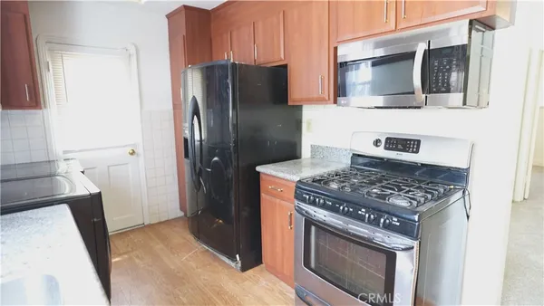 $3,000 | 214 East 92nd Street, Los Angeles, CA 90003