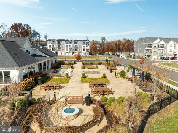 a view of a tennis court