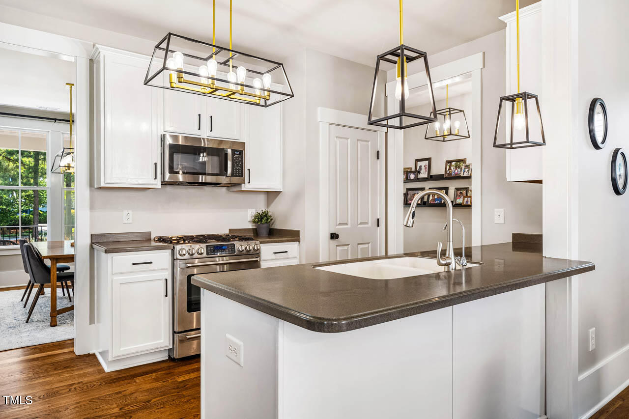 1168 Great Ridge Parkway Chapel Hill, NC 27516 - Photo 13 of 64 Kitchen