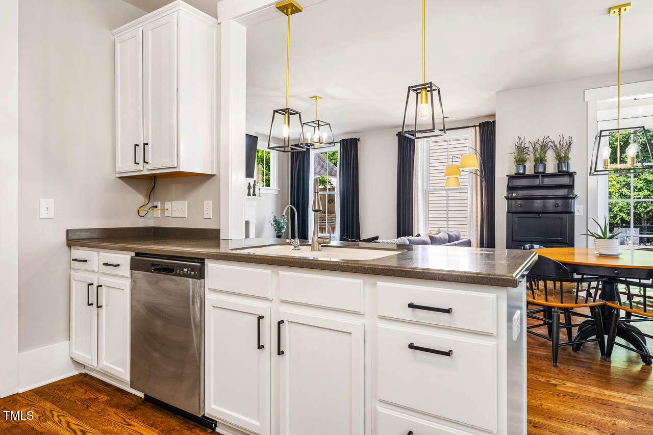 1168 Great Ridge Parkway Chapel Hill, NC 27516 - Photo 14 of 64 Kitchen