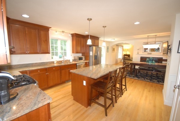 63 Juniper Road Andover, MA 01810 - Photo 4 of 30 Gallery Image 4