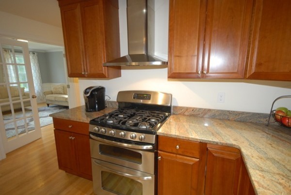 63 Juniper Road Andover, MA 01810 - Photo 5 of 30 Gallery Image 5