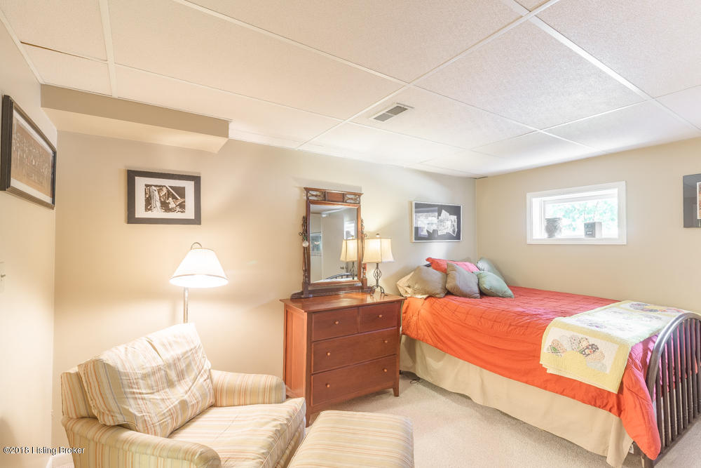 2307 Fallsview Road Louisville, KY 40207 - Photo 34 of 45 2307 Fallsview Rd-27