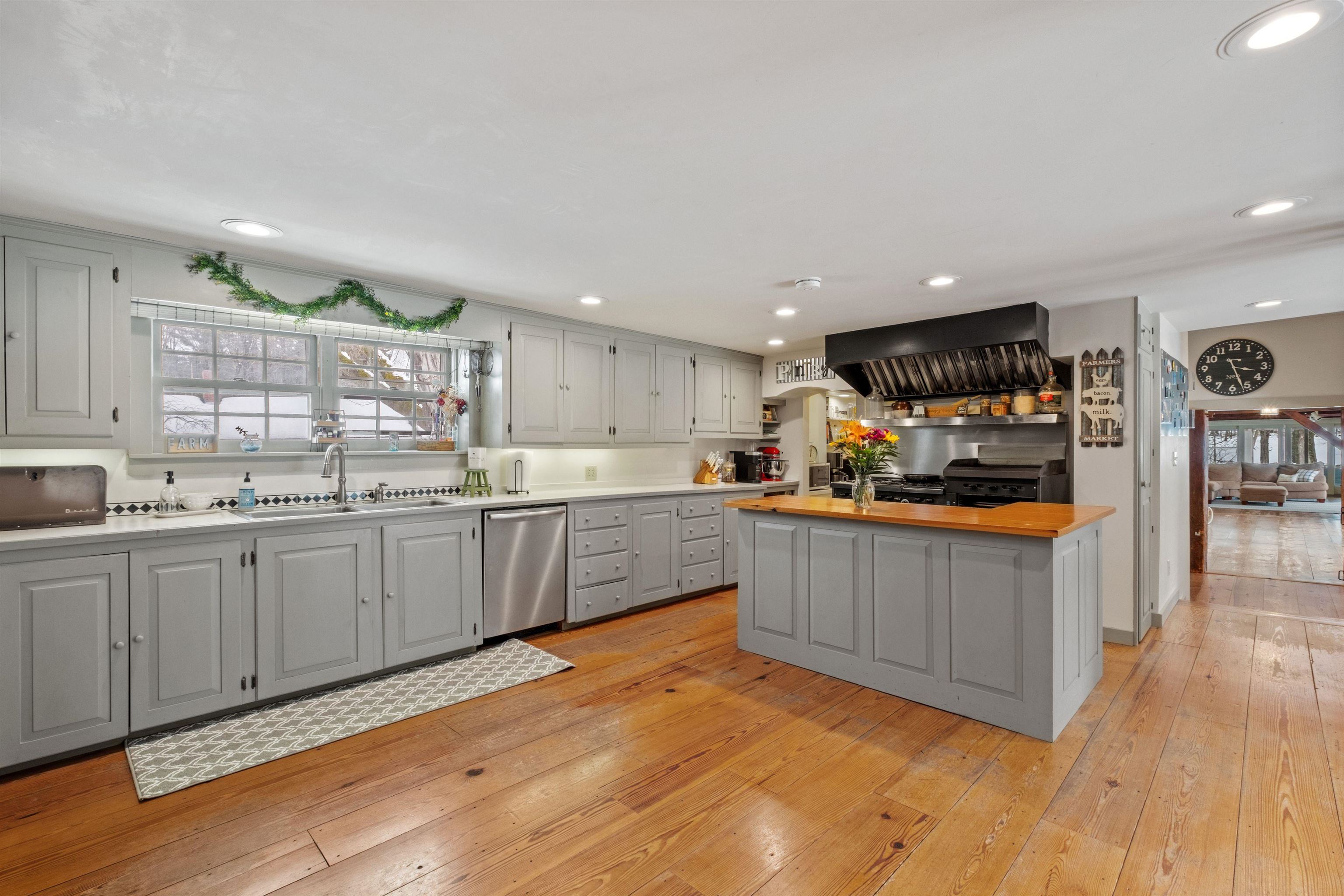 24 Briar Hill Road Hopkinton, NH 03229 - Photo 4 of 40