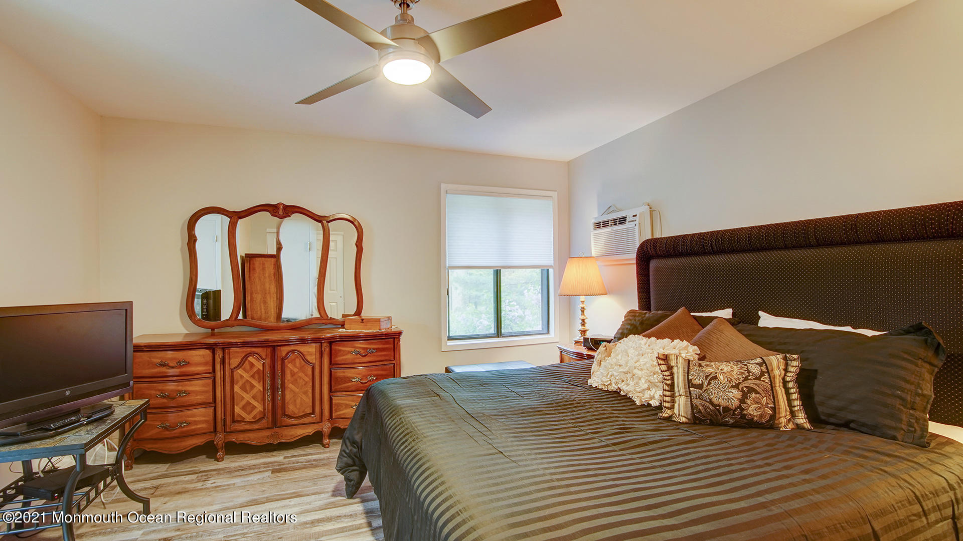 95 Arrowood Road, Unit F Manalapan, NJ 07726 - Photo 7 of 20 Master Bedroom