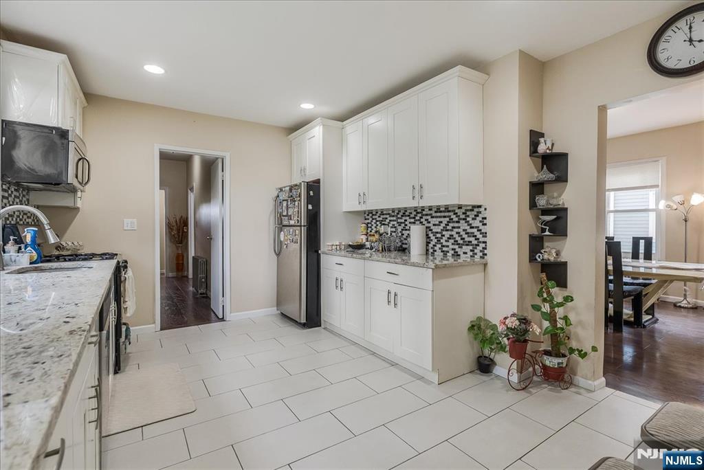 11 Alps Road Wayne, NJ 07470 - Photo 3 of 38