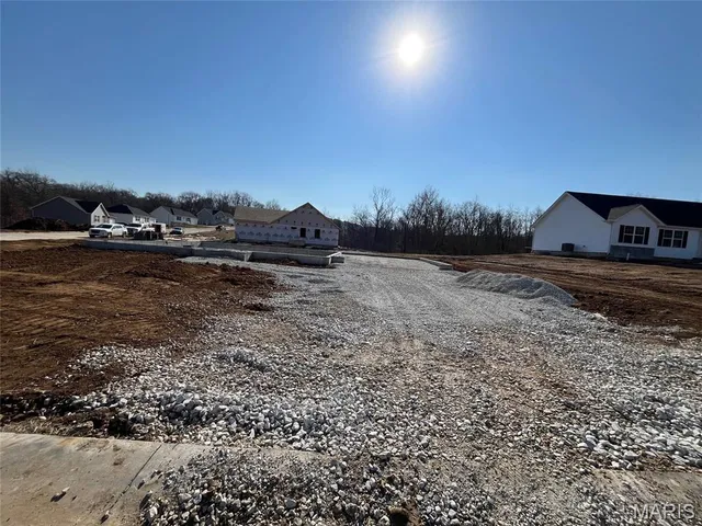 $277,500 | 120 Lake Hollow, Labadie, MO 63055