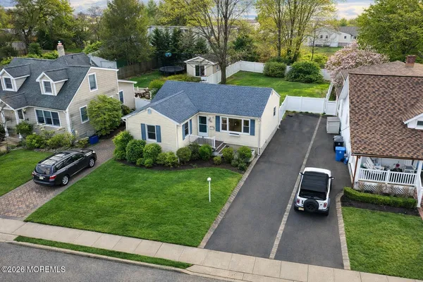 $3,975 | 32 Lake Avenue, Fair Haven, NJ 07704