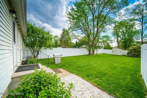 $3,975 | 32 Lake Avenue, Fair Haven, NJ 07704