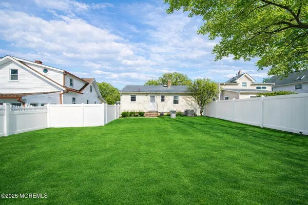 $3,975 | 32 Lake Avenue, Fair Haven, NJ 07704