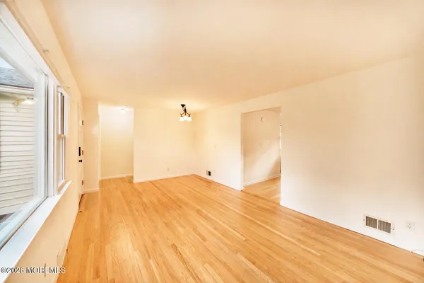 $3,975 | 32 Lake Avenue, Fair Haven, NJ 07704