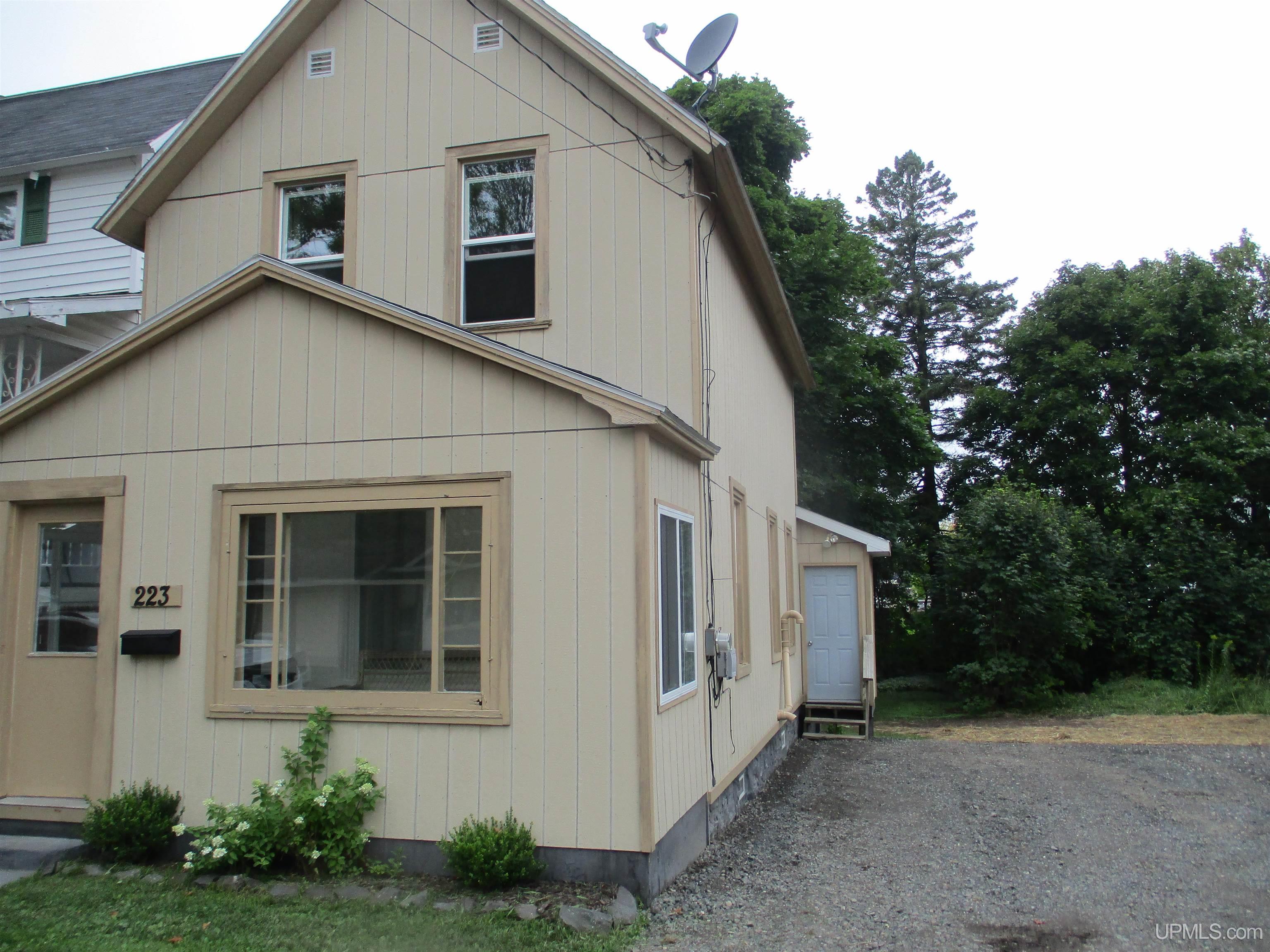 223 Tamarack Street Laurium, MI 49913 - Photo 2 of 26