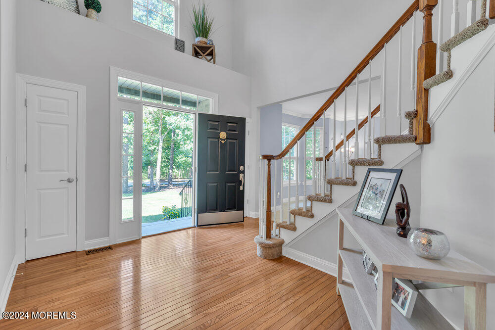 863 Anderson Road Jackson, NJ 08527 - Photo 6 of 42 Foyer