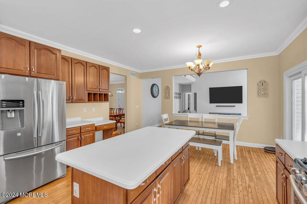 863 Anderson Road Jackson, NJ 08527 - Photo 9 of 42 Kitchen