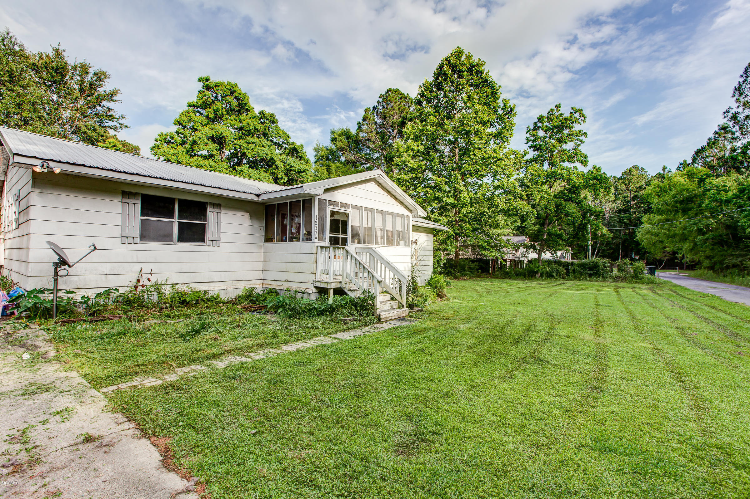 1237 A Roys Road Gautier, MS 39553 - Photo 32 of 37 1237Roys-32