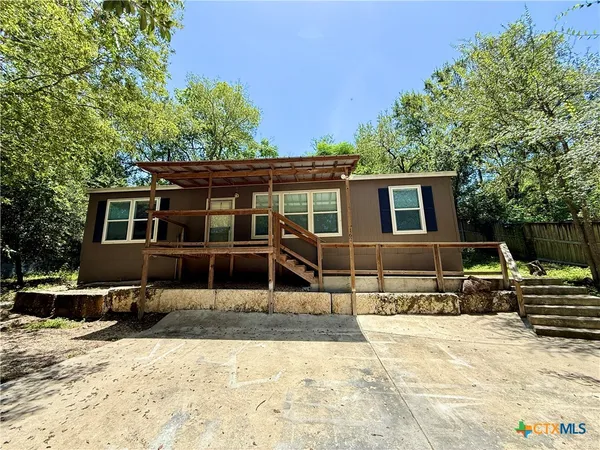 $1,350 | 167 Deer Lane, New Braunfels, TX 78130