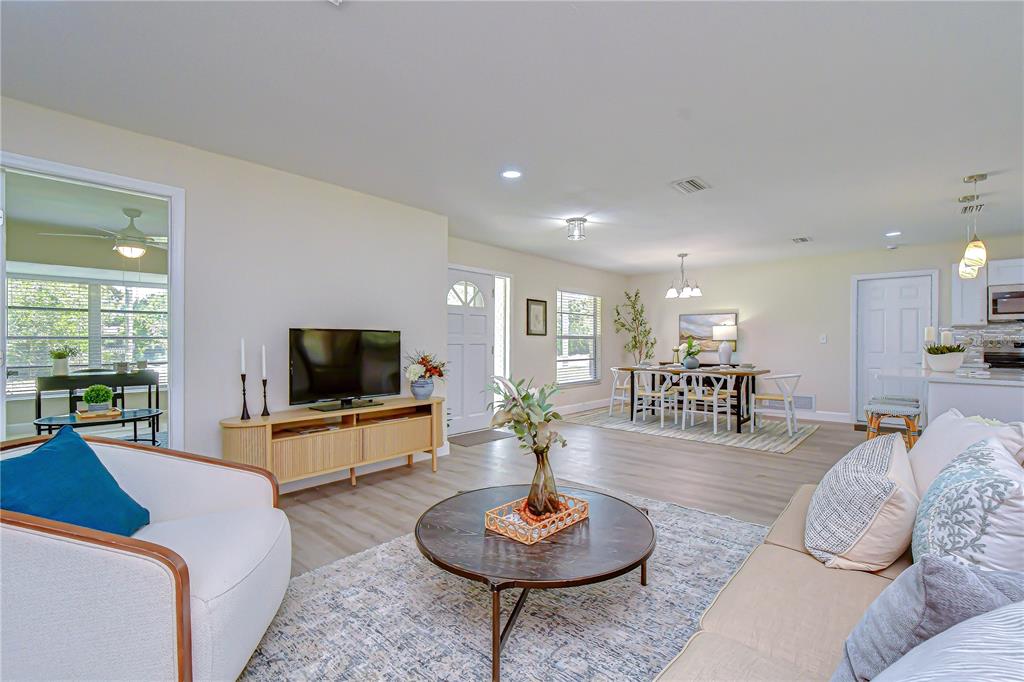 2167 Lakeview Road Clearwater, FL 33764 - Photo 13 of 31