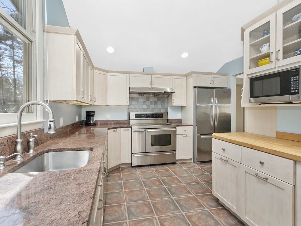 76 Pine Brook Road Carlisle, MA 01741 - Photo 5 of 18