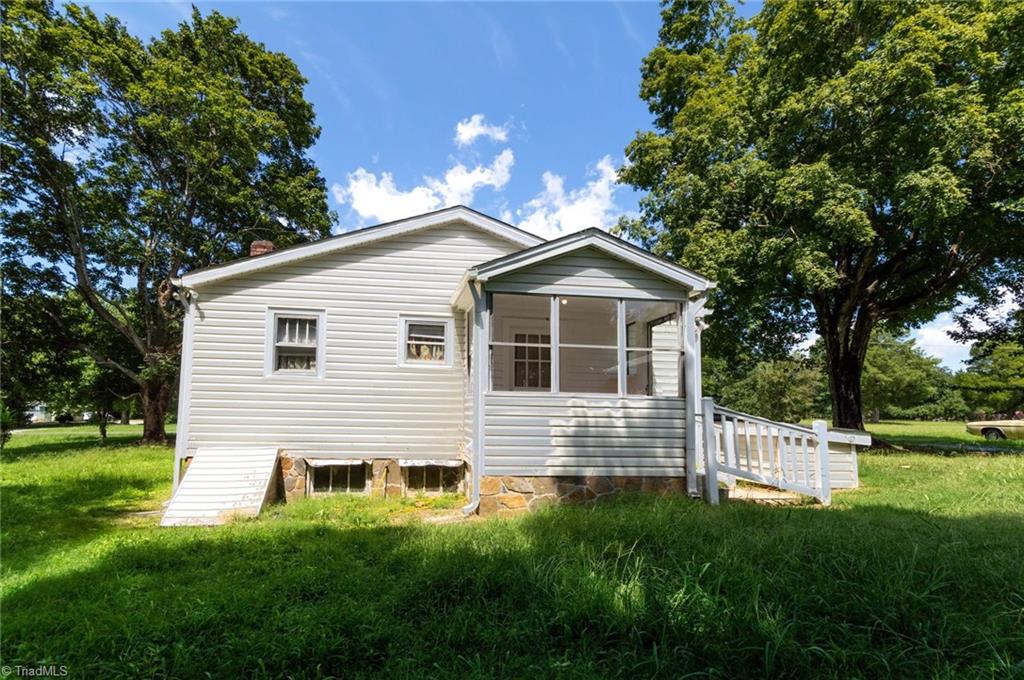 7056 Crescent Road Whitsett, NC 27377 - Photo 3 of 13 Gallery Image 3