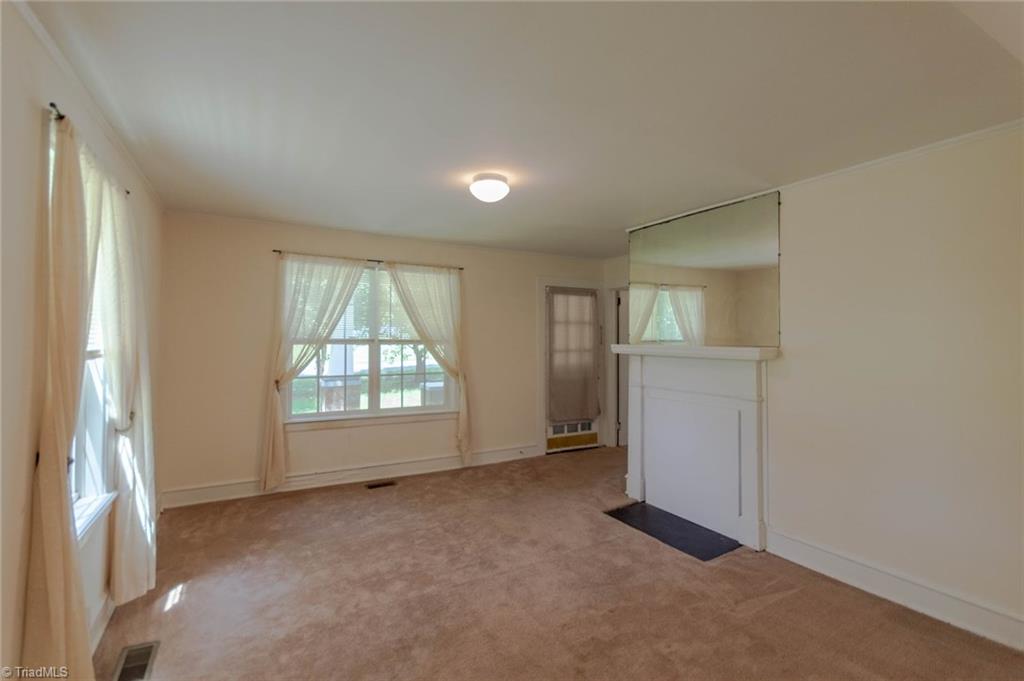 7056 Crescent Road Whitsett, NC 27377 - Photo 4 of 13 Gallery Image 4