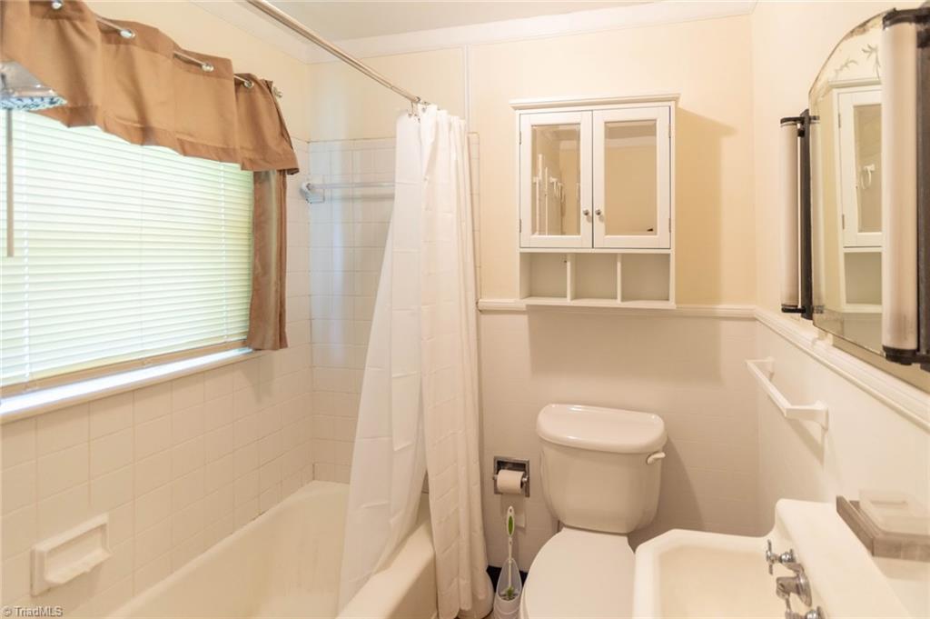 7056 Crescent Road Whitsett, NC 27377 - Photo 10 of 13 Gallery Image 10