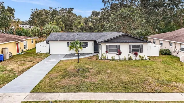 $449,000 | 611 Huntington Street, Brandon, FL 33511