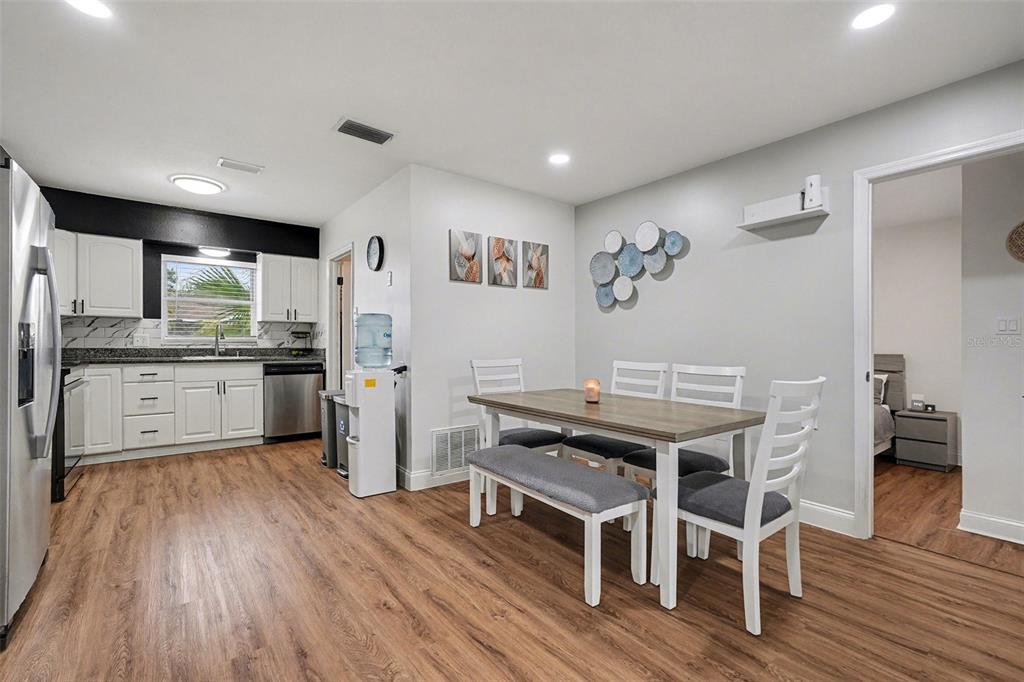 611 Huntington Street Brandon, FL 33511 - Photo 5 of 32