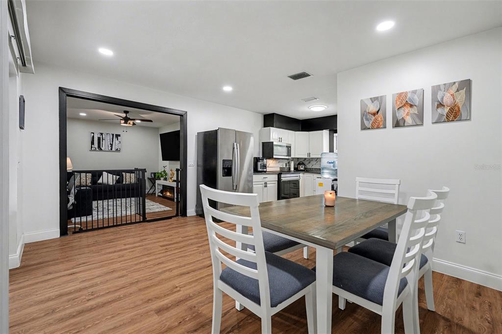 611 Huntington Street Brandon, FL 33511 - Photo 8 of 32