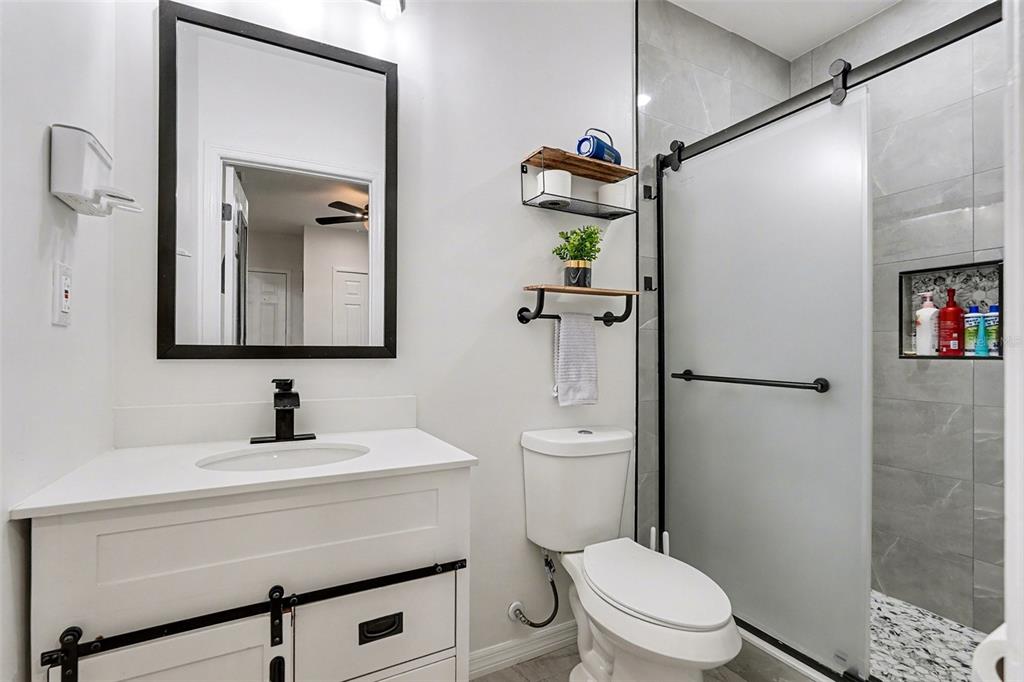 611 Huntington Street Brandon, FL 33511 - Photo 9 of 32