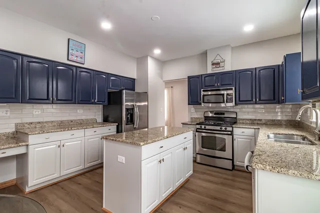 $4,100 | 276 Pembrook Lane, Mundelein, IL 60060