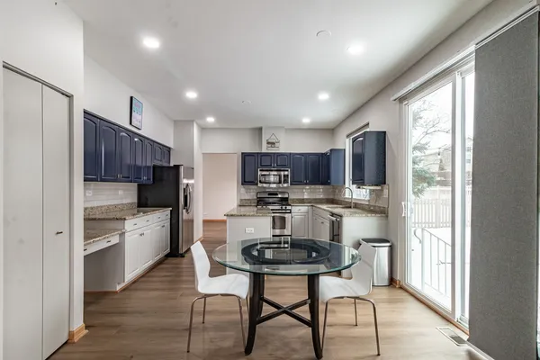 $4,100 | 276 Pembrook Lane, Mundelein, IL 60060