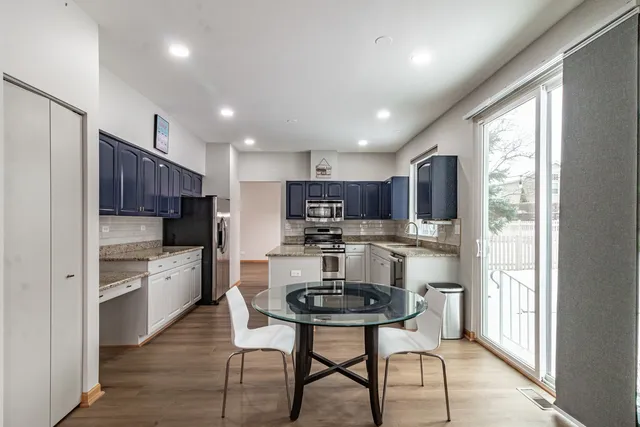 $4,100 | 276 Pembrook Lane, Mundelein, IL 60060