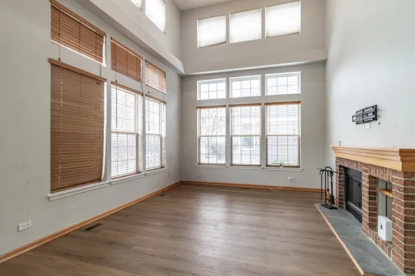 $4,100 | 276 Pembrook Lane, Mundelein, IL 60060