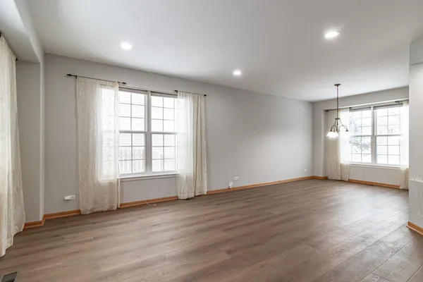 $4,100 | 276 Pembrook Lane, Mundelein, IL 60060