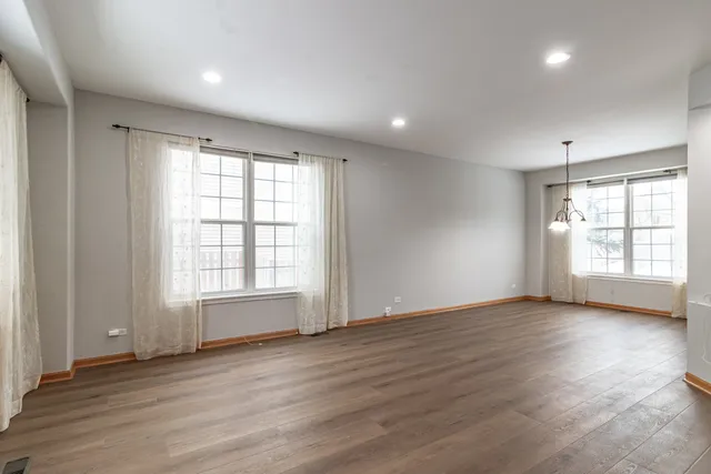 $4,100 | 276 Pembrook Lane, Mundelein, IL 60060