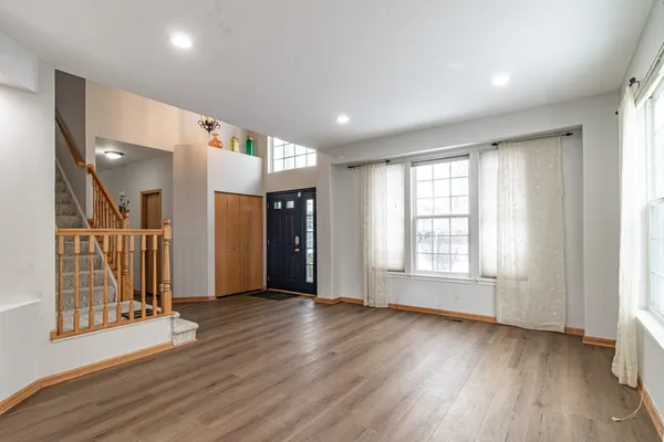 $4,100 | 276 Pembrook Lane, Mundelein, IL 60060
