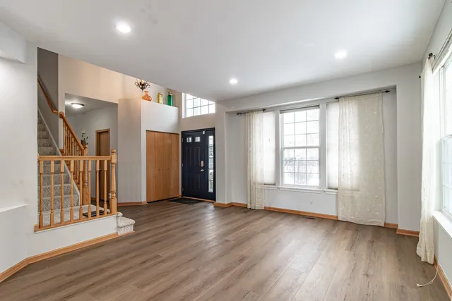 $4,100 | 276 Pembrook Lane, Mundelein, IL 60060