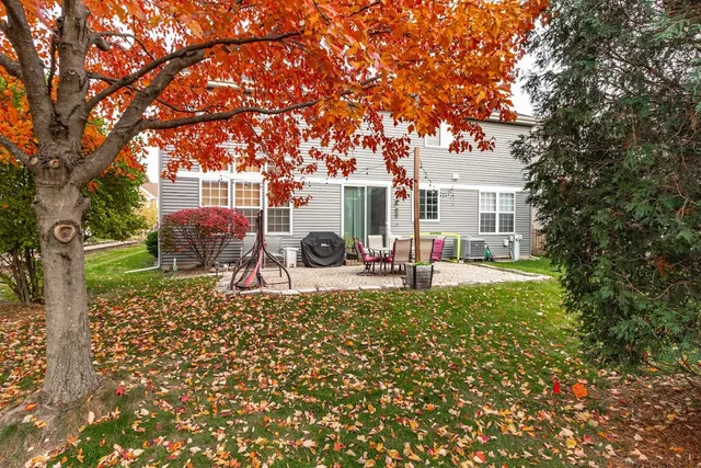 $4,100 | 276 Pembrook Lane, Mundelein, IL 60060