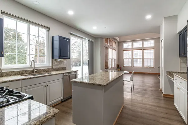 $4,100 | 276 Pembrook Lane, Mundelein, IL 60060