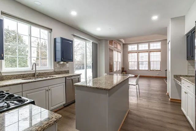 $4,100 | 276 Pembrook Lane, Mundelein, IL 60060