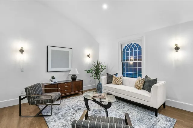 $1,299,000 | 132 Elm Street, Marblehead, MA 01945