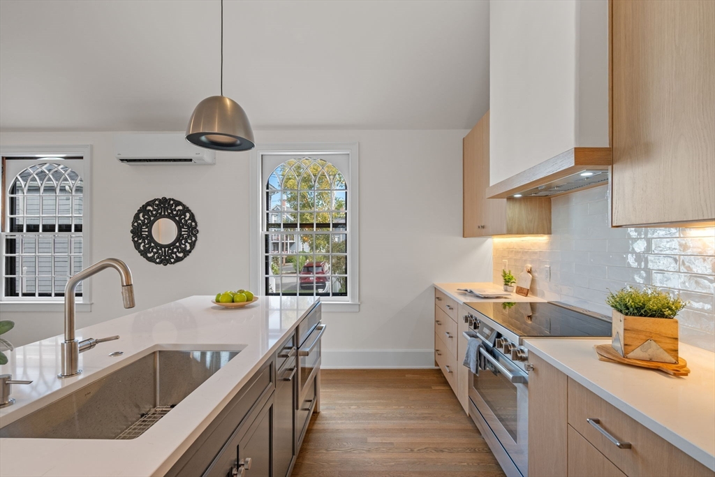 132 Elm Street Marblehead, MA 01945 - Photo 9 of 36