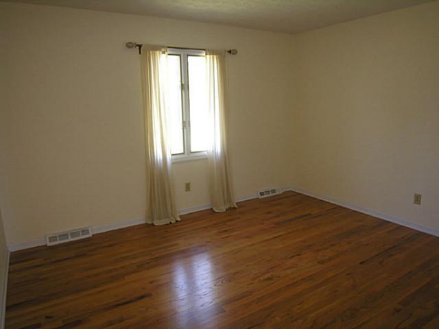 2351 Lane Road Columbus, OH 43220 - Photo 15 of 23
