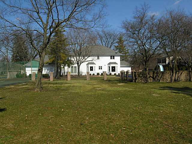 2351 Lane Road Columbus, OH 43220 - Photo 20 of 23