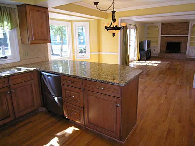 2351 Lane Road Columbus, OH 43220 - Photo 7 of 23
